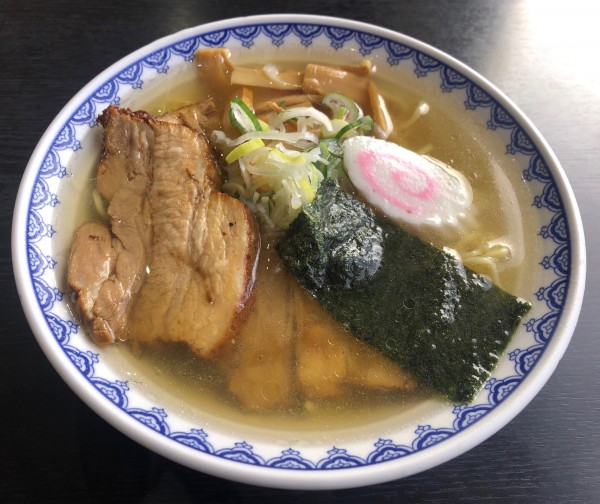 「塩ラーメン＋チャーシュー1枚」@食堂 ニューミサの写真