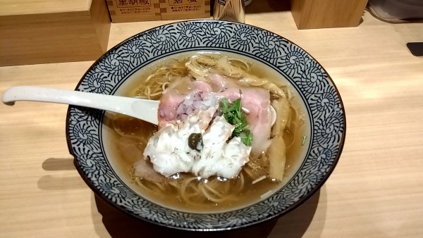 「ずわい蟹中華そば（８９０円）」@地鶏と蟹 中華そば 榊の写真