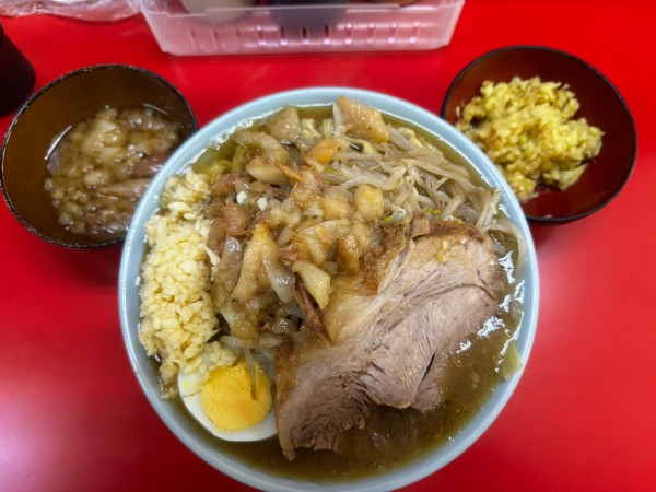 「ラーメン普通➕ブタカスアブラ➕ショウガ」@ラーメン富士丸 東浦和店の写真