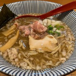 背脂煮干醤油らー麺