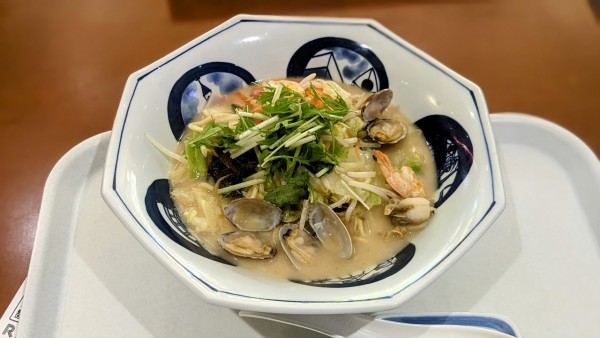 「海鮮ちゃんぽん（890円）」@リンガーハット マークイズみなとみらい店の写真