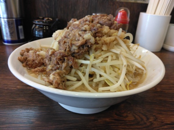 「ガッツリラーメン並盛700円」@伝家 志木店の写真