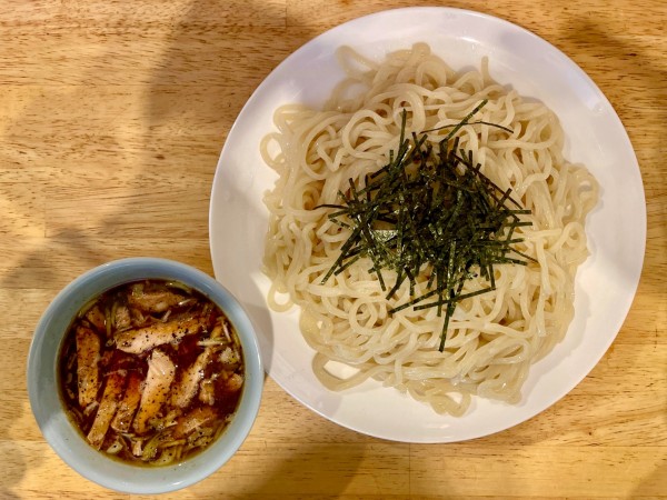 「サッポロ赤星＋黒生中ジョッキ＋おつまみ盛り合わせ→つけそば」@中華つけ蕎麦 でき心の写真