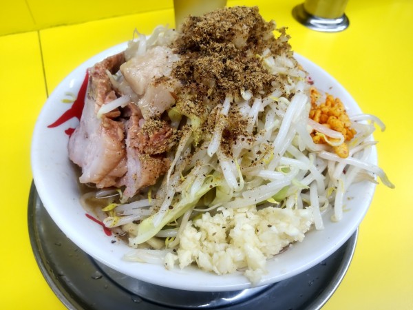 「小ラーメン（豚2枚）950円」@麺でる 南大沢店の写真