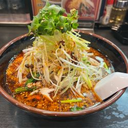 うま辛ラーメン大辛(820円)＋大盛り(100円)