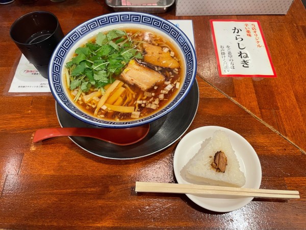 「醤油らーめんちぢれ麺」@東京らあめんタワー 芝大門本店の写真