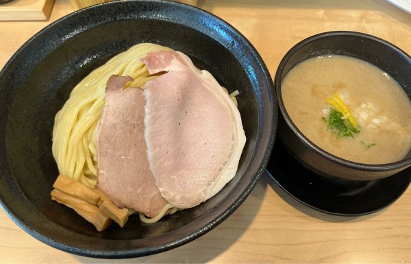 「超濃厚鶏搾りつけそば」@「七色の落書き」の写真