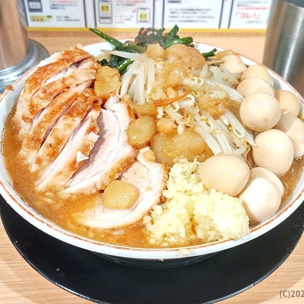 豚山 十三東口店 - 十三 | ラーメンデータベース