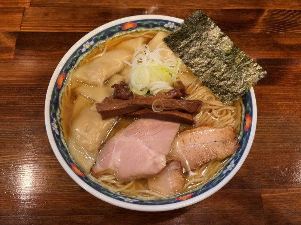 「もちもち雲呑中華そば」@奈つやの中華そばの写真