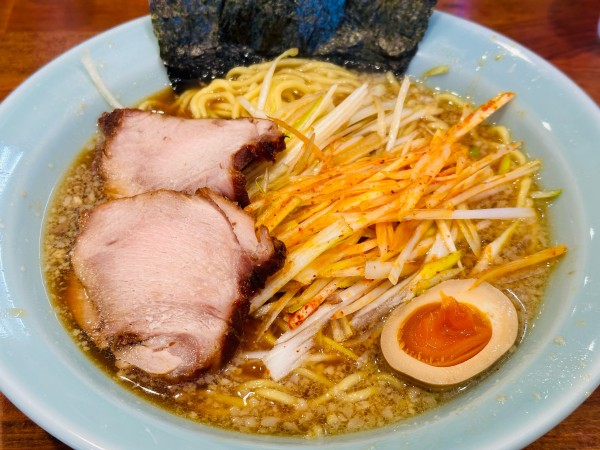 「紅白ねぎらぁ麺 950円」@らぁ麺 辻〇の写真