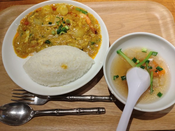 「Ｌ タレー・パッ・ポン・カリー　１１００円」@サイアムセラドン 東京の写真