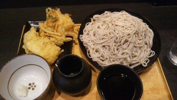 「いか天せいろ二枚もり、かき揚げ」@小諸そば 水道橋店の写真