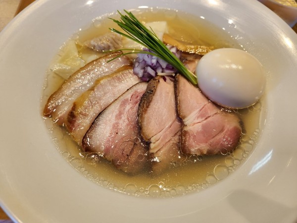 「特製中華蕎麦〈塩〉」@宍道湖しじみ中華蕎麦 琥珀 東京本店の写真