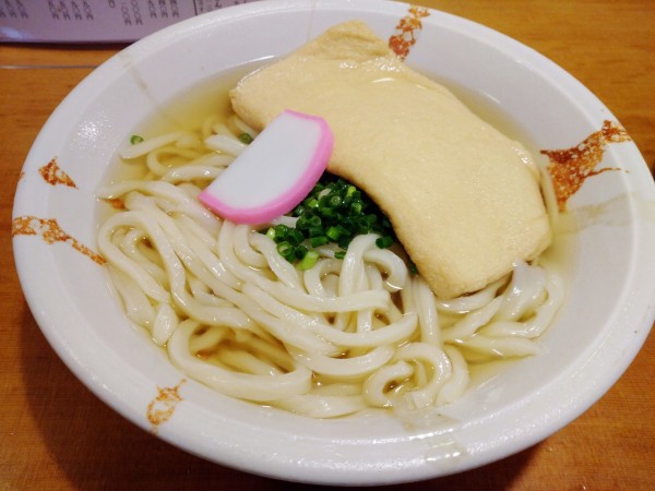 「温かけうどん（640円）＋大判きつね（290円）」@うどん屋 こはくの写真