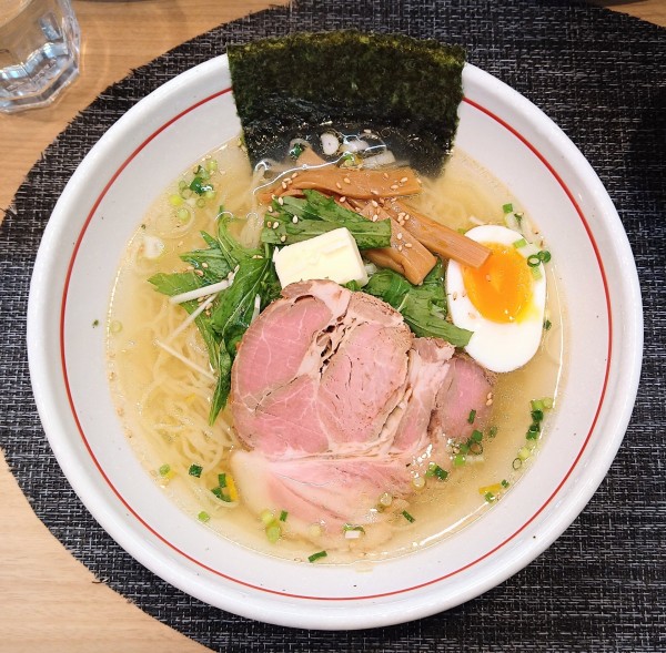 「らーめんセット(塩)＋バター」@すぱいすの写真