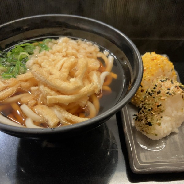 「おにぎり定食￥450＋きざみ￥100」@南海そば なんば3階店の写真