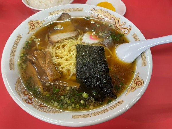 「ラーメン　ライス」@中華料理 栄楽の写真