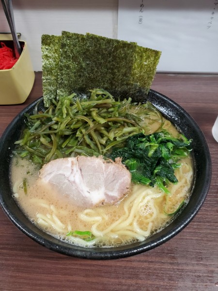 「茎わかめラーメン（中）」@川崎家 榎町店の写真