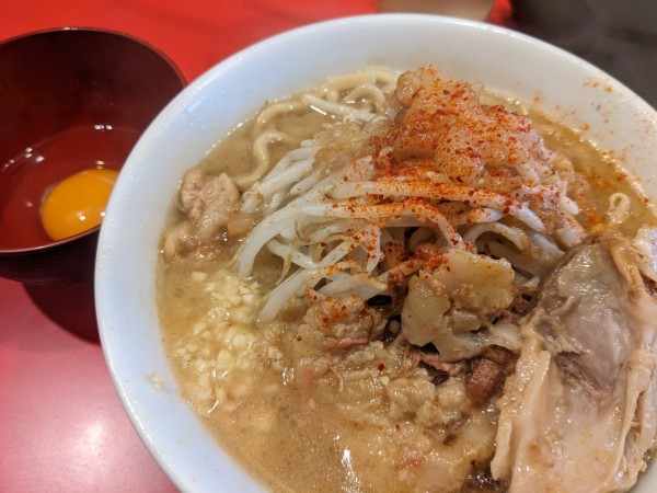 「プチラーメン（ニンニク少なめ、アブラ）＋卵」@ラーメン 池田屋 京都店の写真