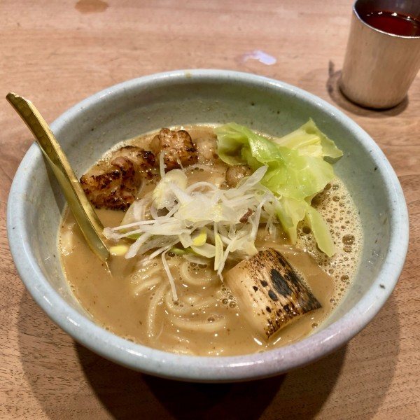 「らーめん（もつ ゆず麺）￥900」@麺や 高倉二条の写真