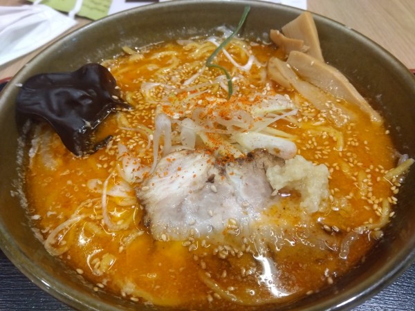 「辛味噌らーめん(1050円)」@一期一会 札幌みその ららぽーと湘南平塚店の写真