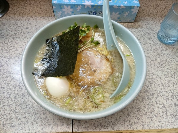 「げんこつ醤油らーめん　840円」@勇成ラーメン 本店の写真