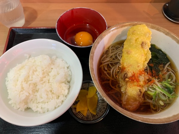 「朝定食TKG450+ちくわ天50=500円」@新八の写真