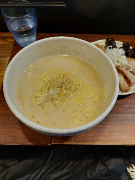 「トロ肉塩らーめん 1280円」@らーめん くまくらの写真