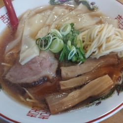 ワンタン麺(800)
