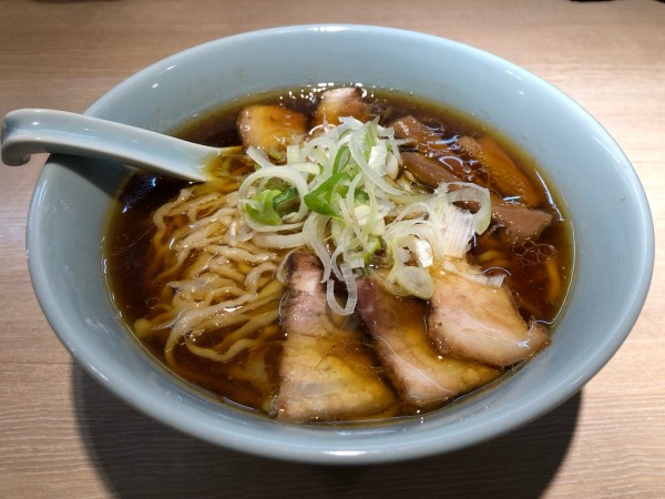 「豚バラ中華そば」@まるえ中華そばの写真