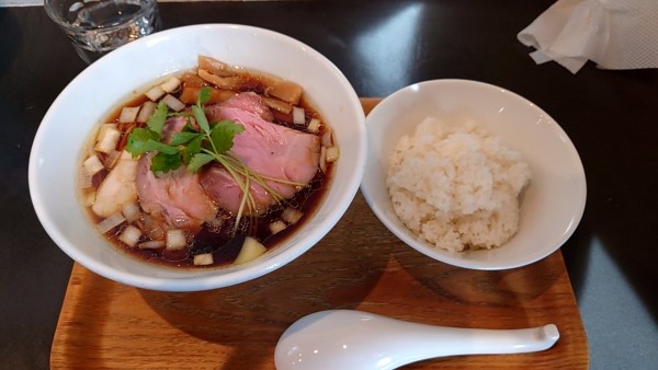 「丸鶏醤油」@麺屋 花枇の写真