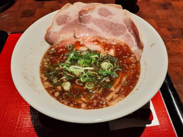 「ど煮干し醤油らーめん」@麺匠 慶次 京橋OBP店の写真