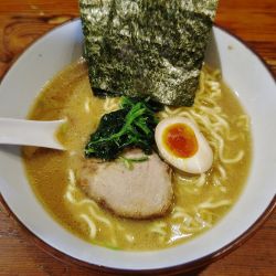 ラーメン(豚骨醤油)