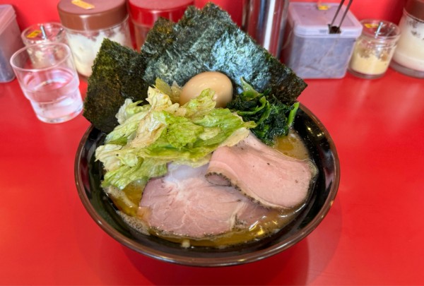 「昼飯セット¥900、レタス¥100」@どんとこい家の写真