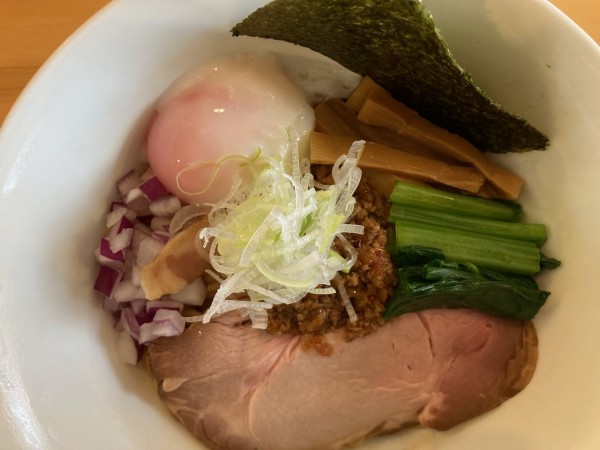 「あぶらは温玉 1000円」@自家製ラーメン アイリーの写真