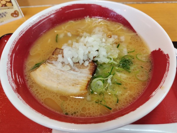 「豚骨らーめん　白」@近江らーめん 六角の写真