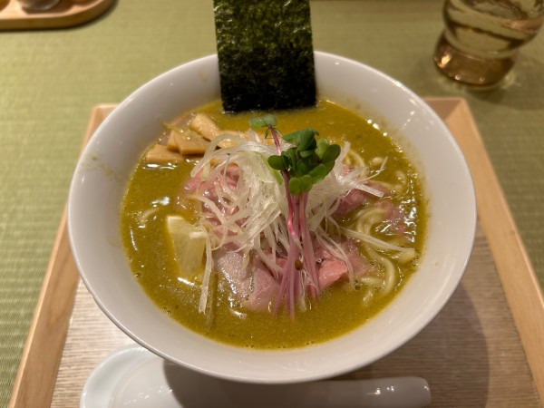 「濃厚牡蠣らぁ麺」@らぁ麺 牡蠣と貝の写真