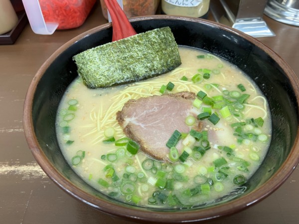 「ラーメン＋替え玉✖️2」@長浜や 赤羽店の写真