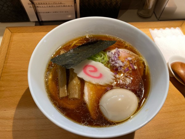 「限定本枯れ節らーめん（醤油）1,050円+大盛り100円+味玉1」@Sagamihara 欅の写真