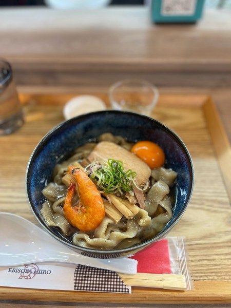 「自家製粉純手打ち麺　極太もち麺　生姜まぜそば　鯵追い飯付」@えびそば 緋彩の写真