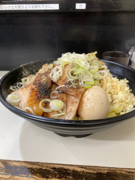 「にぼまぜ醤油」@ラーメン 富次郎 堀町店の写真