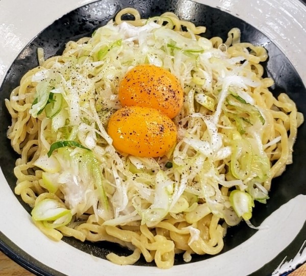 「釜玉まぜそば 大盛 825円＋明太子143円」@麺と雫 牛久店の写真