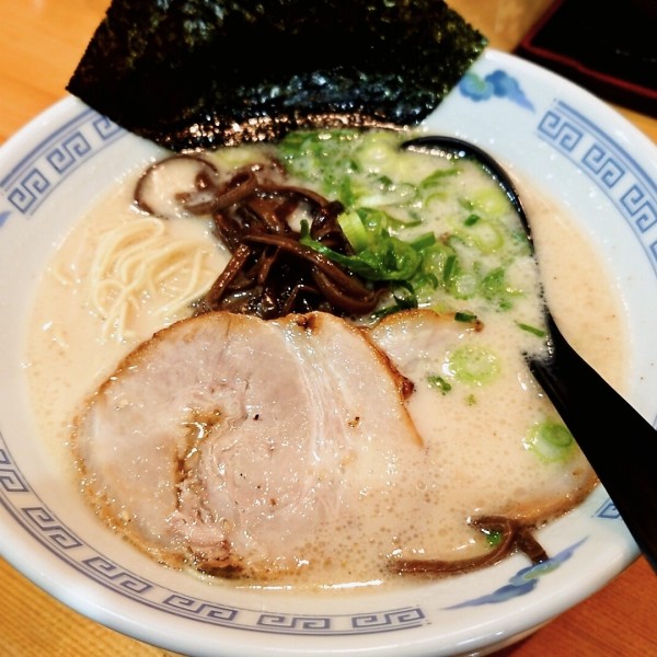 「白」@博多らーめん 一心堂  早稲田店の写真