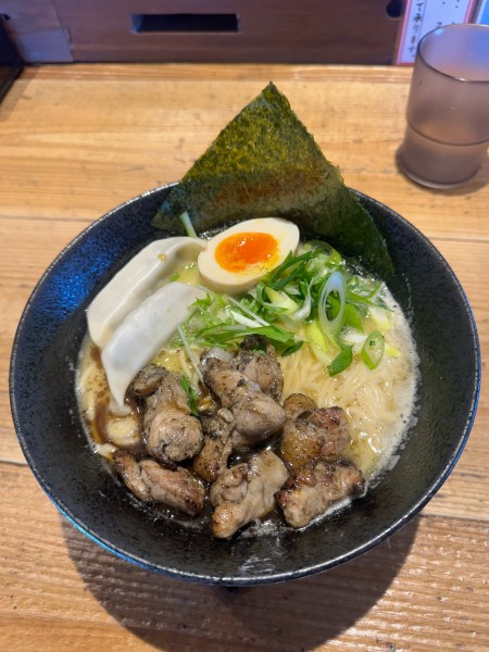 「特製炭焼き鶏そば」@鶏そば炭や 常総店の写真