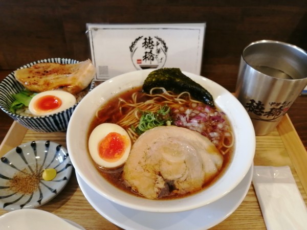 「淡麗中華そば＋ミニ角煮丼セット」@おダシと銀しゃり 中華そば 穂稀の写真