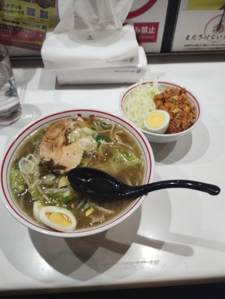 「スタミナラーメン+チャーシュー　1070円」@蒙古タンメン 中本 吉祥寺店の写真