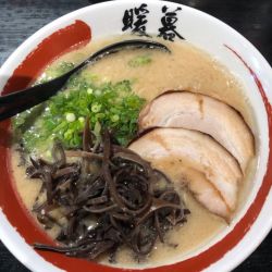 ラーメン（こってり、辛味だれなし）、キクラゲ、辛子高菜