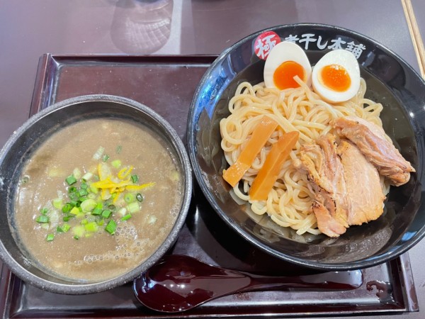「極濃つけ麺+味玉+炙りチャーシュー」@極煮干し本舗 久喜店の写真