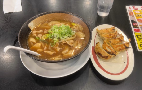 「和風カレーらーめん ギョーザセット 890円」@幸楽苑 佐倉鏑木町店の写真