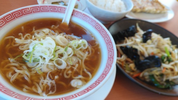 「素・らーめんセット!!Ａセット（シャキシャキ野菜炒めセット）」@幸楽苑 鶴田店の写真